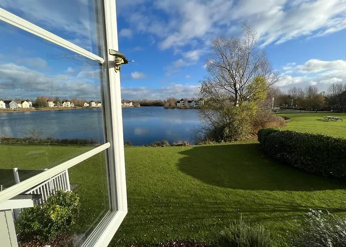 Barnsley, Turret House Windrush Lake